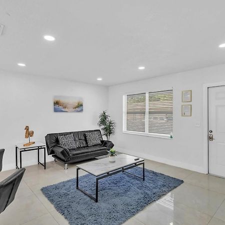 2 Bdrm Modern House Mins From Beach & Casino Hb1 شاطئ هالانديل المظهر الخارجي الصورة