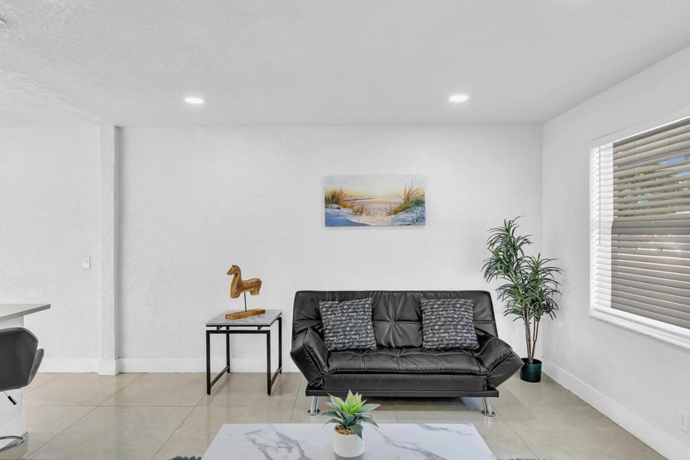2 Bdrm Modern House Mins From Beach & Casino Hb1 شاطئ هالانديل المظهر الخارجي الصورة