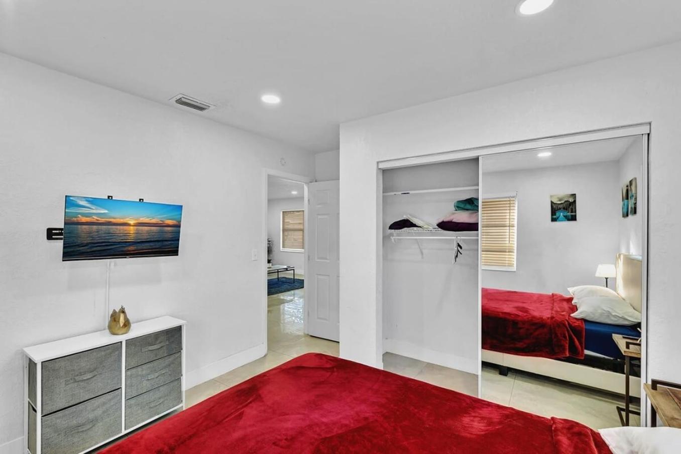 2 Bdrm Modern House Mins From Beach & Casino Hb1 شاطئ هالانديل المظهر الخارجي الصورة